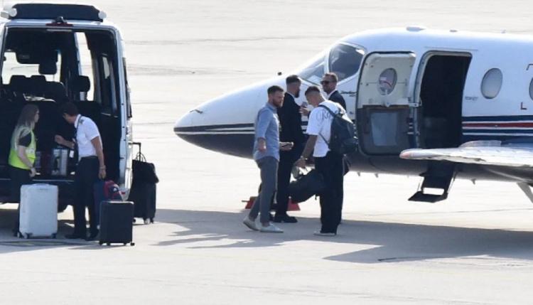 已经敲定, 维维尔早在, 岁时就认识 已经敲定, 维维尔早在, 岁时就认识