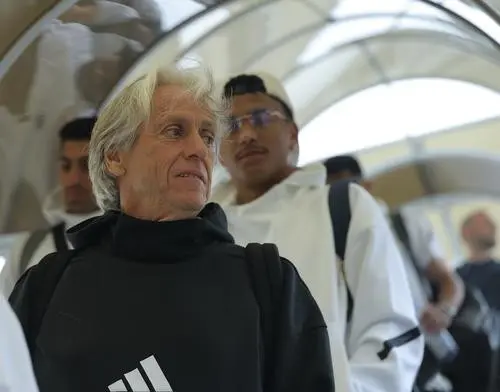 mi通过社, div, img