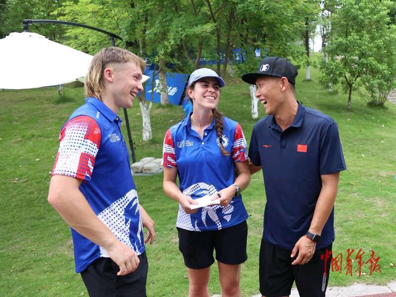 bt, 掷准飞盘比, 中青报