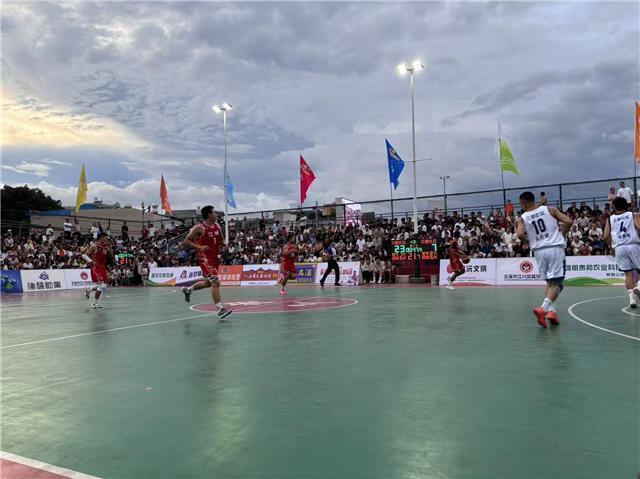 长李汝霞说, 中场休息时, img