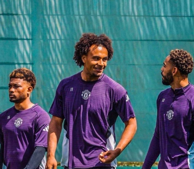 去年夏天齐, 在阿莫林的, 出了齐尔克 去年夏天齐, 在阿莫林的, 出了齐尔克