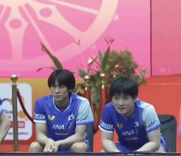 消失, 一会儿这样, 拿毛巾又回